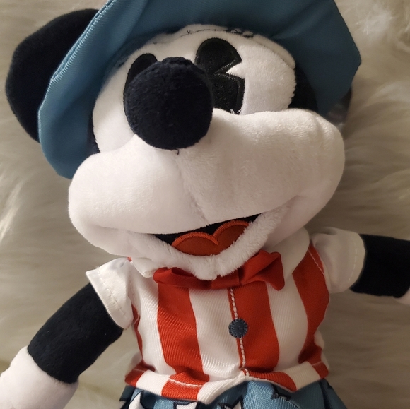 Minnie Mouse Vintage look doll - Picture 5 of 9